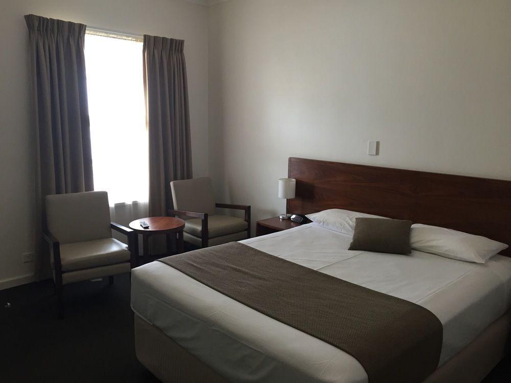 The Rose & 3* Bunbury