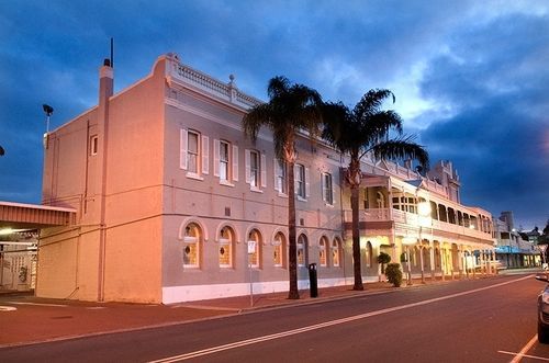 The Rose & 3* Bunbury