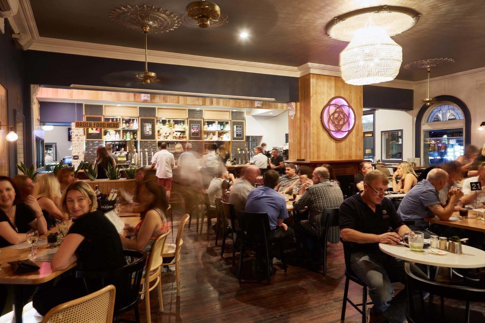 The Rose & 3* Bunbury